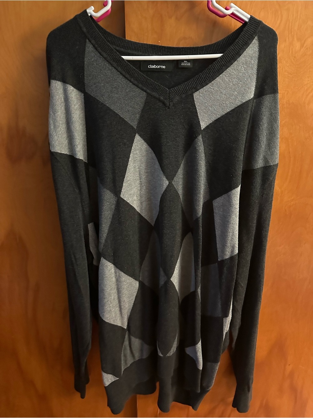 Claiborne Black & Gray Argyle V-Neck Pullover